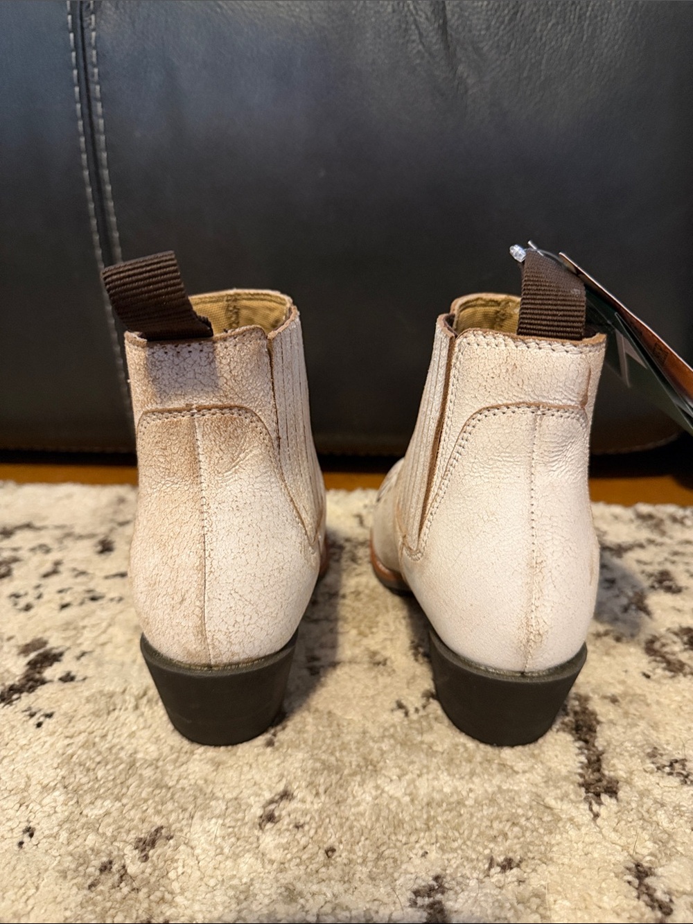 Smoky Mountain Boots. Embroidered Cream Western Booties with comfort stretch - Picture 4 of 6